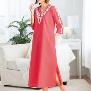 Pink caftan with white embroidery